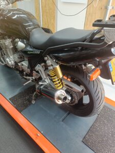 Kettingsmering van een suzuki bandit