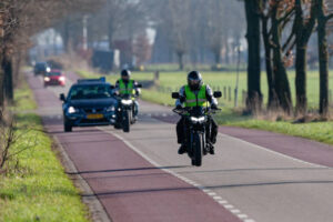 Motorrijden met een autorijbewijs